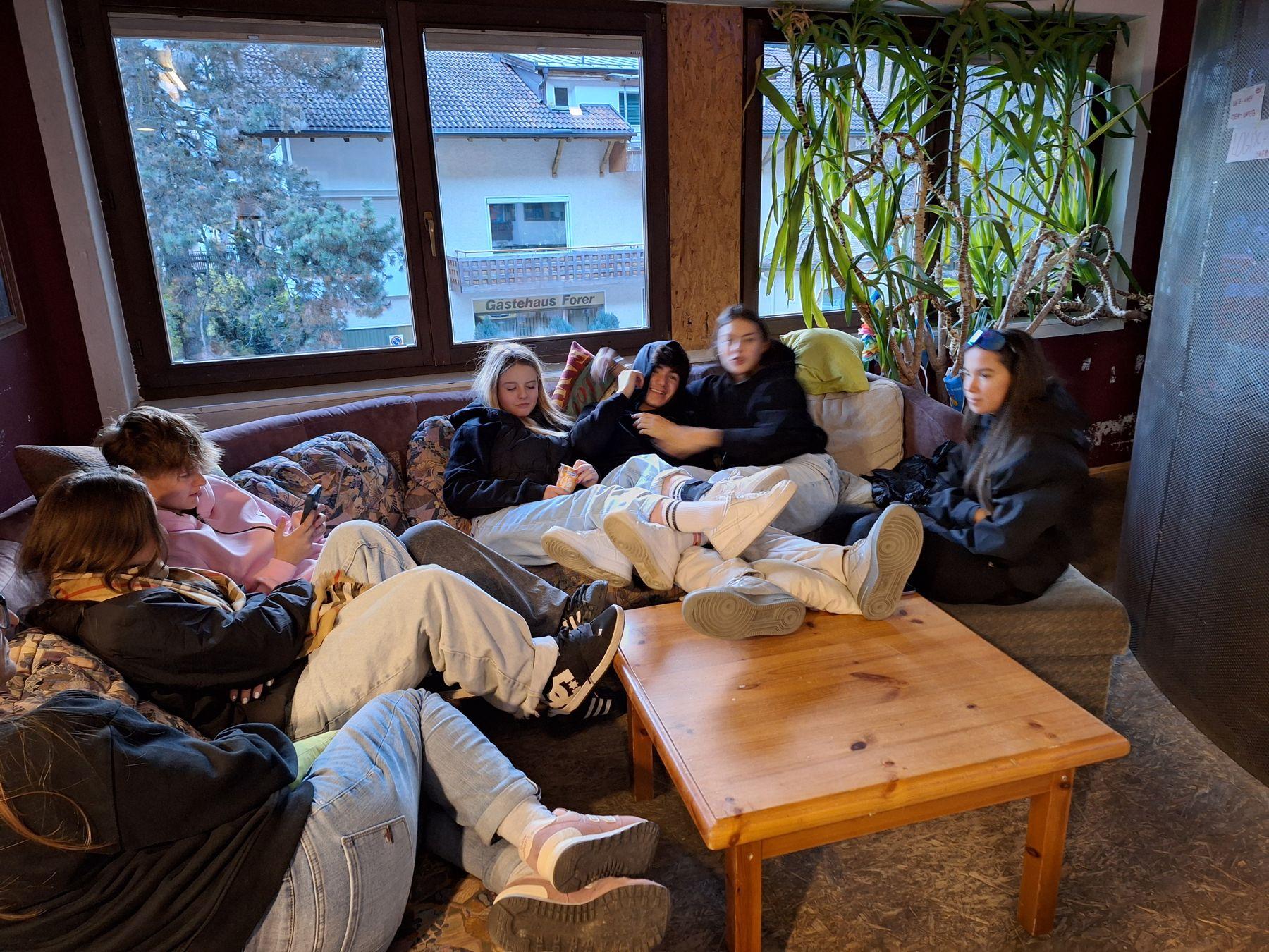 Chillen, reden, zocken, ein ganz normaler Nachmittag im Loop.